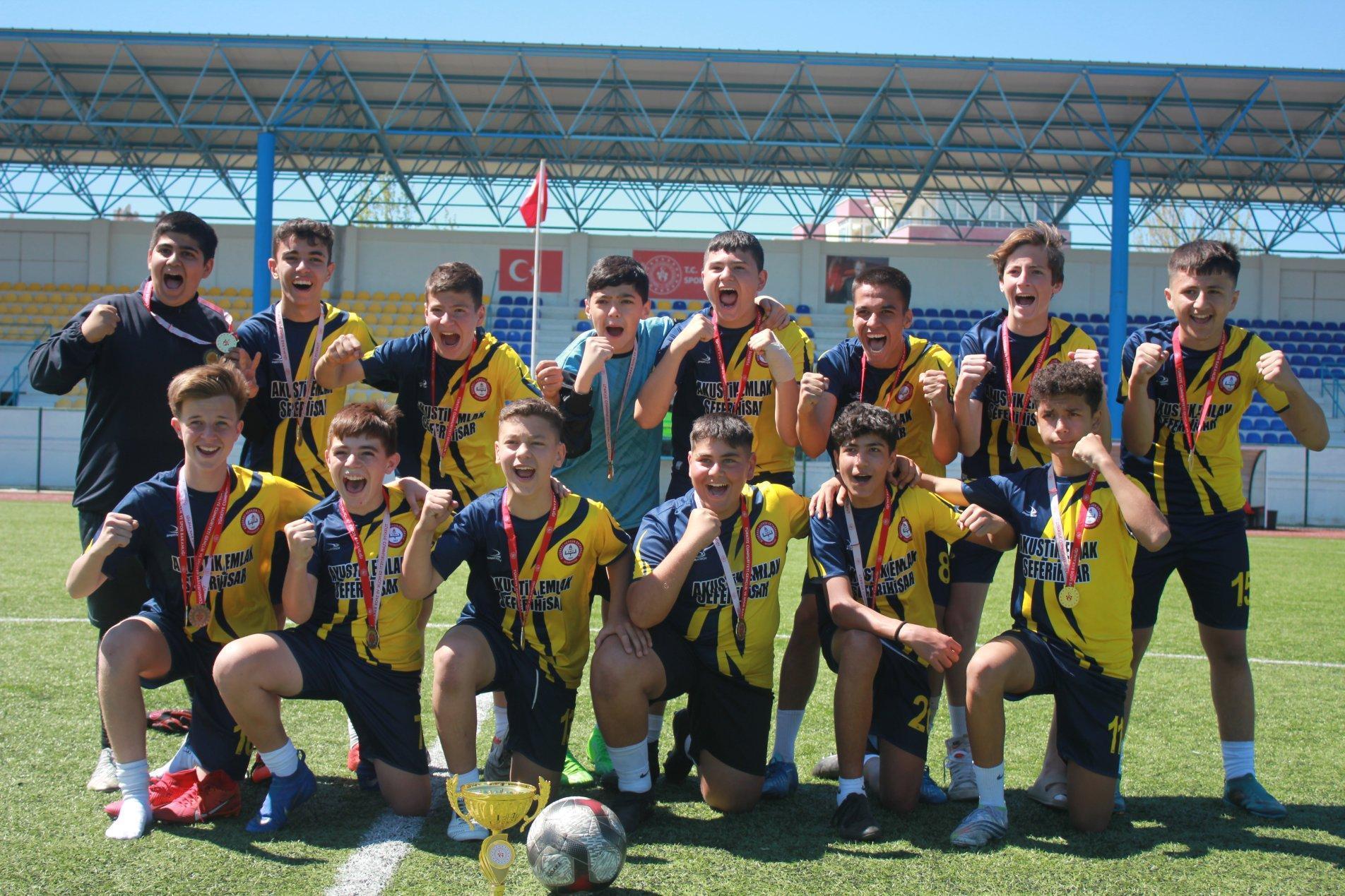 Futbol Turnuvası: Utsunomiya'da 11 Kişilik Eğlence! - Spordan Haberler image F1KKG61F7Q Futbol Turnuvası: Utsunomiya'da 11 Kişilik Eğlence!