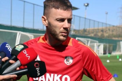 Gaziantep FK Kaptanı Alexandru Maxim: Gurur Verici Başarı - Spordan Haberler image HY5MLIIMVS Gaziantep FK Kaptanı Alexandru Maxim: Gurur Verici Başarı