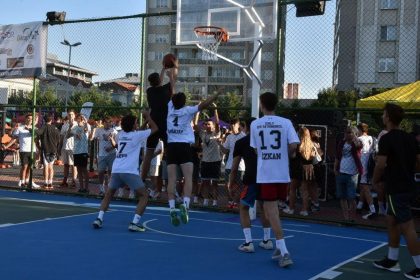 3x3 Sokak Basketbol Turnuvası: Gençlerin Mücadelesi - Spordan Haberler image JY8SOQOJX8 3x3 Sokak Basketbol Turnuvası: Gençlerin Mücadelesi