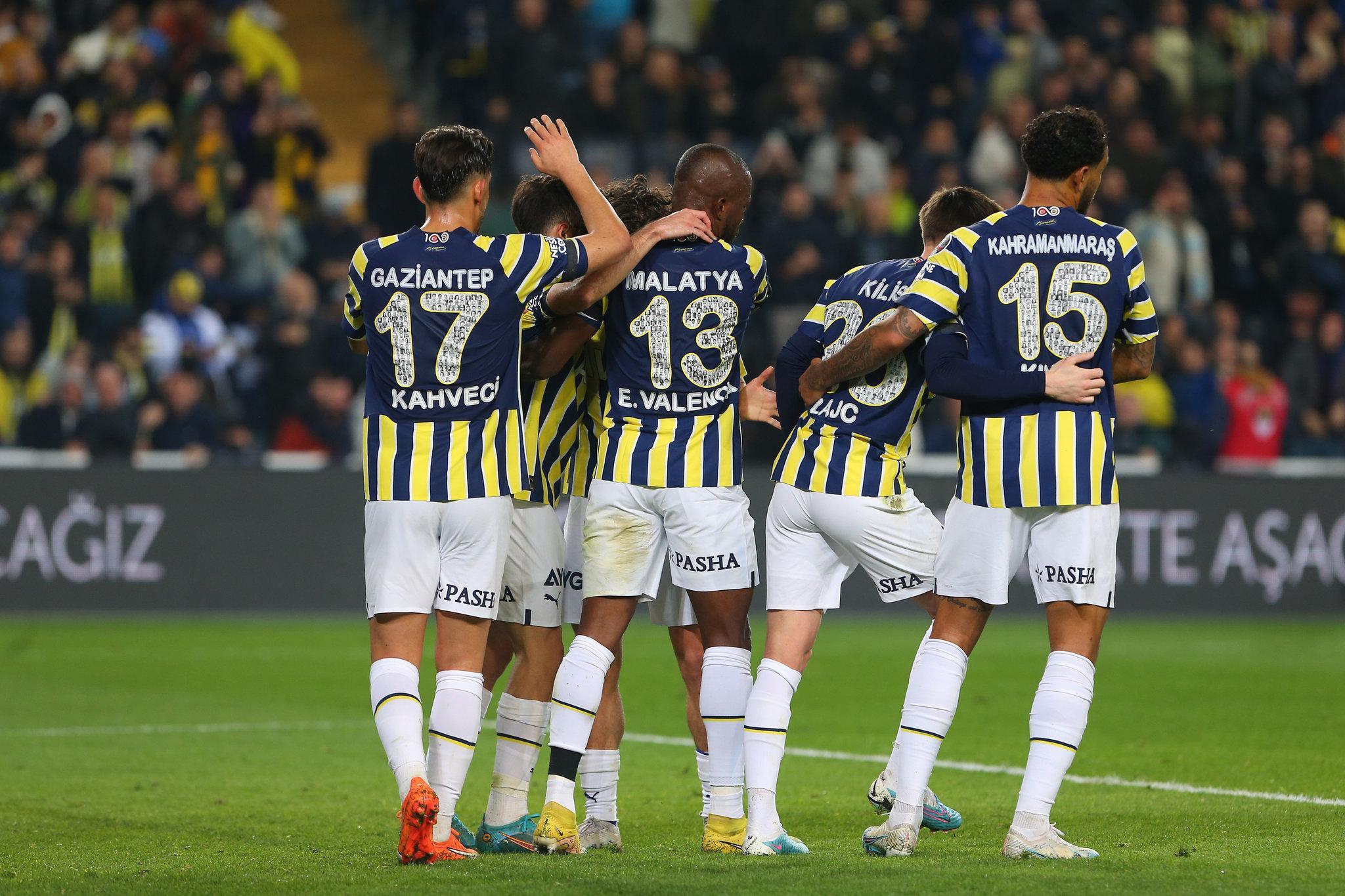 image Q8TQL2K8YY Fenerbahçe Transfer Haberi: Üç Yeni İsim Geliyor!