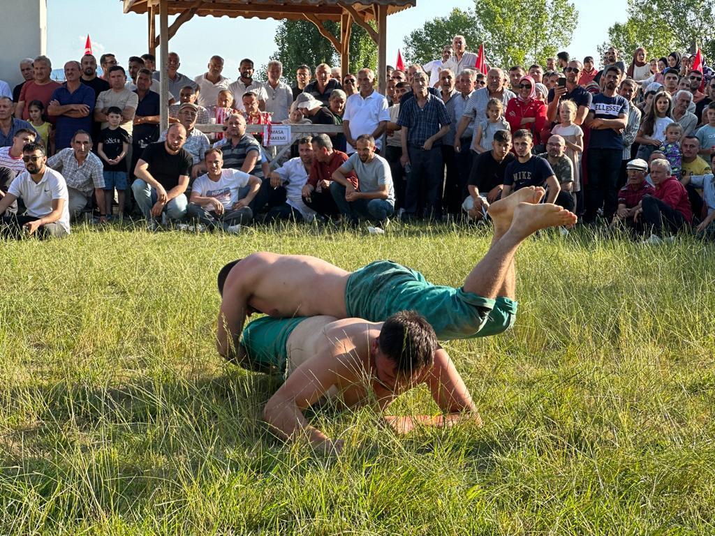 image WCUGOGLI1E Yanaz Güreş Festivali Vali Arslan'ı Ziyaret Etti