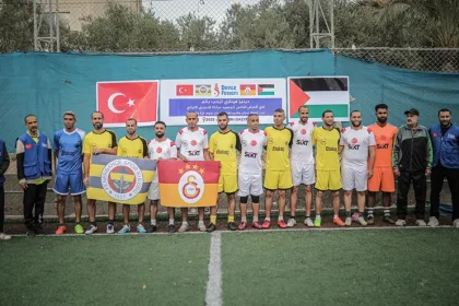 Gazze’de Nusayrat Kampı’nda İsrail Katliamlarına Rağmen Umudu Yeşerten Sembolik Galatasaray-Fenerbahçe Derbisi