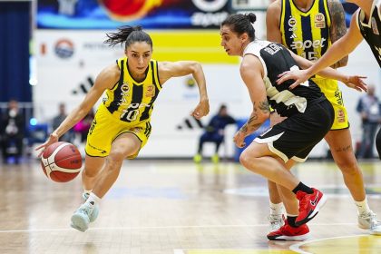 Dev derbide şov: Fenerbahçe Opet, Beşiktaş’ı farklı geçip namağlup liderliğini korudu - Spordan Haberler Dev derbide şov: Fenerbahçe Opet, Beşiktaş’ı farklı geçip namağlup liderliğini korudu