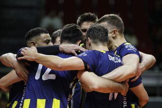 Efeler Ligi'nde Altekma'yı Mağlup Eden Fenerbahçe Medicana'nın Zaferi - Spordan Haberler VOLEYBOLERKEK Efeler Ligi'nde Altekma'yı Mağlup Eden Fenerbahçe Medicana'nın Zaferi