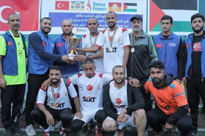 Gazze’de Yıkımın Ardından Spor Ruhu İçin Nusayrat Kampı’nda Sembolik Galatasaray-Fenerbahçe Derbisi - Spordan Haberler Gazze’de Yıkımın Ardından Spor Ruhu İçin Nusayrat Kampı’nda Sembolik Galatasaray-Fenerbahçe Derbisi