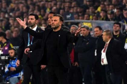 Derbi Sonrası Usta İsimden Okan Buruk ve Tedesco’ya Sert Mesaj: “Büyük Takımlara Büyük Futbol Oynatın” - Spordan Haberler Derbi Sonrası Usta İsimden Okan Buruk ve Tedesco’ya Sert Mesaj: “Büyük Takımlara Büyük Futbol Oynatın”