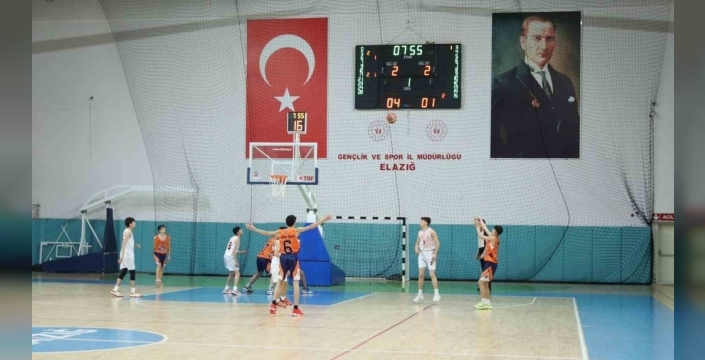Elazığ’da U18 basketbol heyecanı: 3 günlük turnuvada şampiyon Gençlik Merkezi Spor Kulübü A Takımı oldu - Spordan Haberler Elazığ’da U18 basketbol heyecanı: 3 günlük turnuvada şampiyon Gençlik Merkezi Spor Kulübü A Takımı oldu