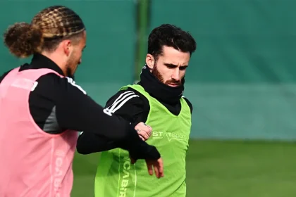 Beşiktaş’ta Rafa Silva belirsizliği sona erdi: Antrenmanlara döndü, ayrılık ihtimali rafa kalktı - Spordan Haberler Beşiktaş’ta Rafa Silva belirsizliği sona erdi: Antrenmanlara döndü, ayrılık ihtimali rafa kalktı