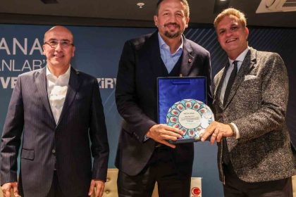 Hidayet Türkoğlu parkelerdeki tecrübesini TBF yönetimine taşıdı - Spordan Haberler Hidayet Türkoğlu parkelerdeki tecrübesini TBF yönetimine taşıdı