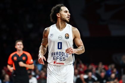 Anadolu Efes’in Kaptanı Shane Larkin ABD’de Ameliyat Oldu